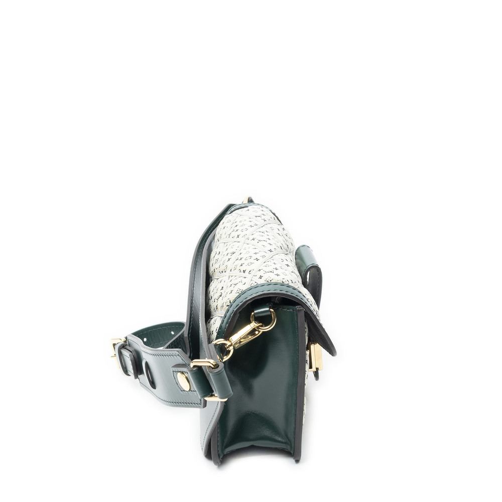 Louis Vuitton Dauphine Bumbag - Picture 4 of 10